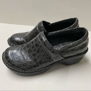 B.O.C. Peggy Clogs Slip On Gray Crocodile Nurse’s Shoes Sz 7 1/2